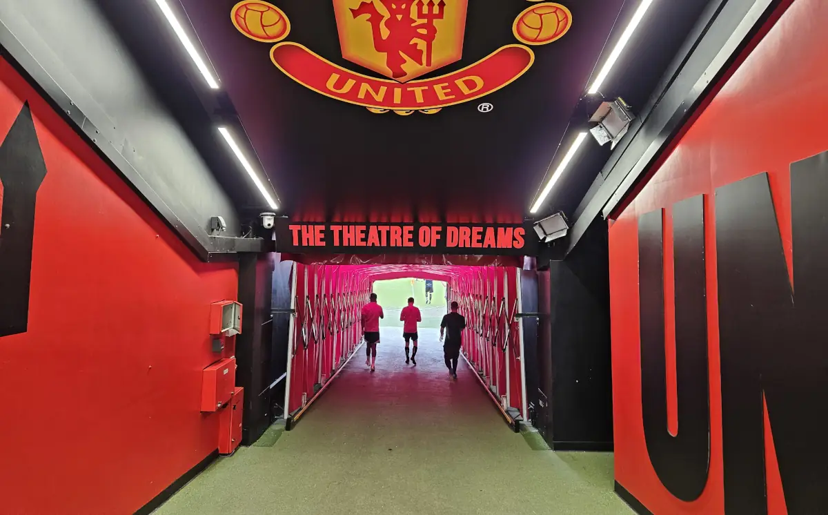 Tunel prowadzący na murawę Old Trafford | Fot. DevilPage.pl