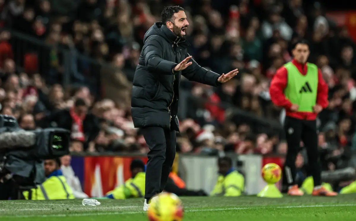 „Zrobił słuszną rzecz”. Neville pochwalił Amorima po meczu z Bournemouth