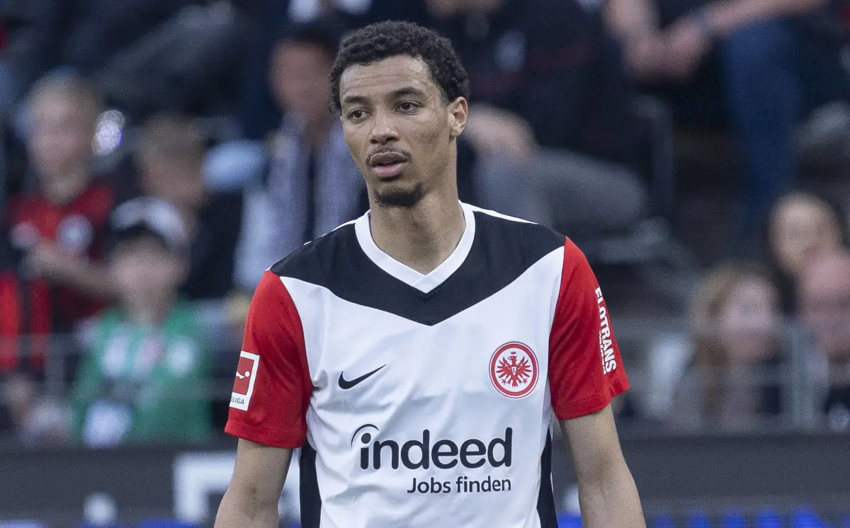 Manchester United może zbić cenę za Ekitike, oferując wymianę zawodników