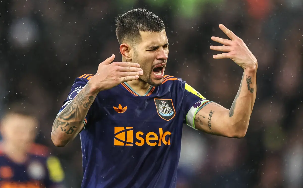 Manchester United negocjuje transfer Bruno Guimaraesa