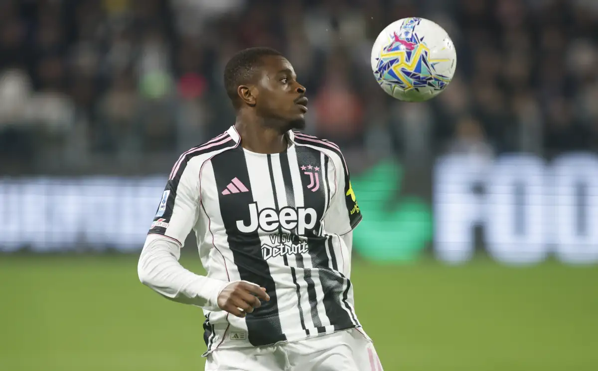 Manchester United przygląda się obrońcy Juventusu