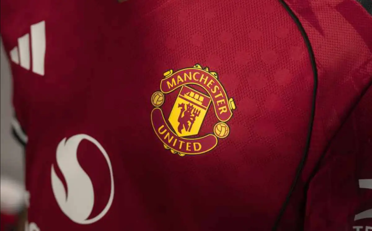 Manchester United zaprezentował domową koszulkę na sezon 2025/2026