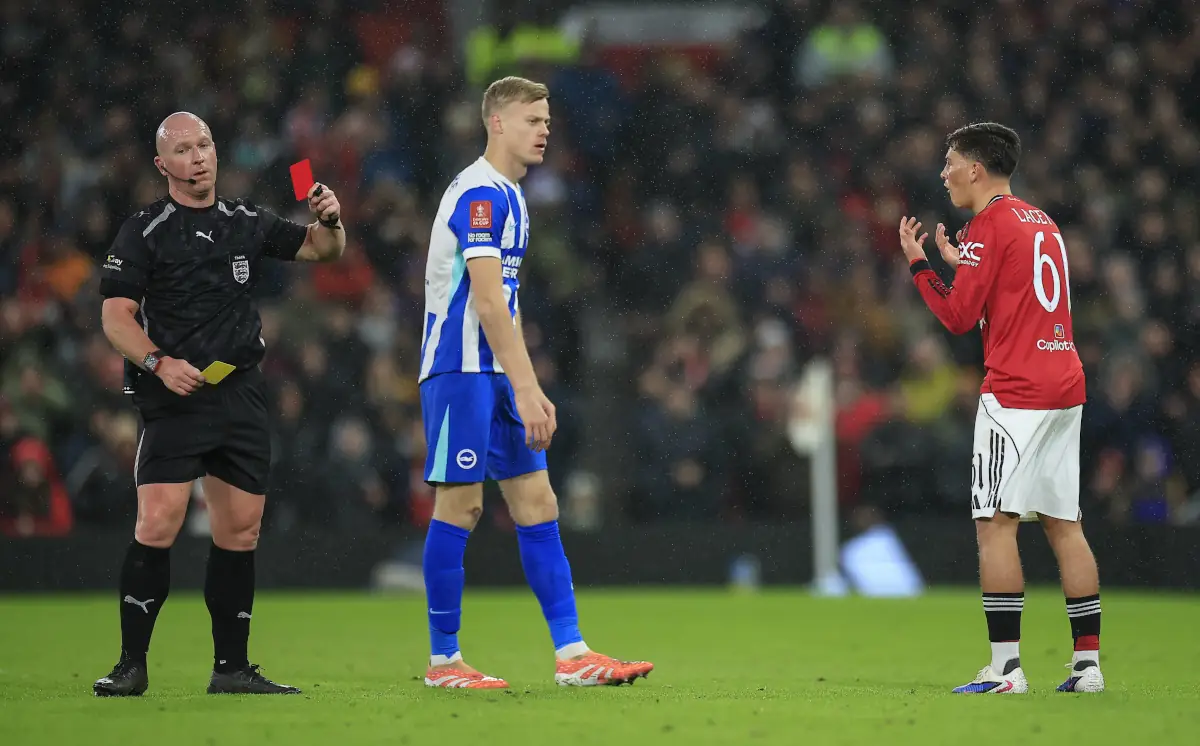 Shea Lacey przeprosił kibiców za czerwoną kartkę w meczu z Brighton