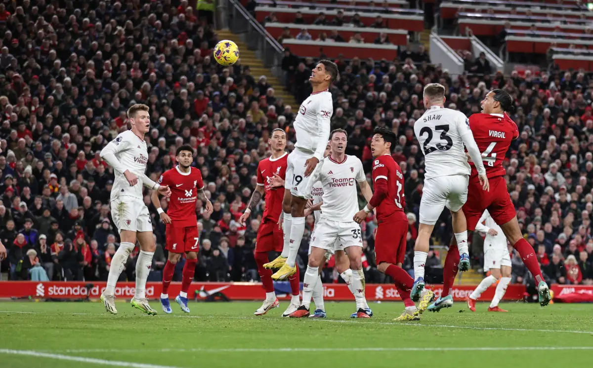 Liverpool FC – Manchester United 0:0. Solidna defensywa daje cenny punkt