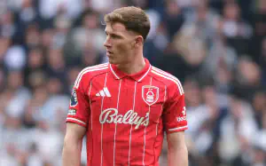 Elliot Anderson zostanie najdroższym pomocnikiem w historii Premier League?