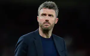 Manchester United analizuje trenerskie scenariusze, Carrick nadal faworytem
