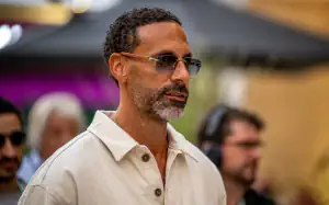 Ferdinand wskazał piłkarza, który idealnie uzupełniłby Mainoo w linii pomocy Manchesteru United