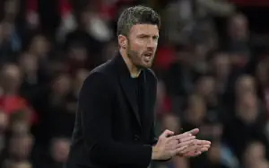 „Szokująca decyzja”. Carrick skomentował czerwoną kartkę Martineza