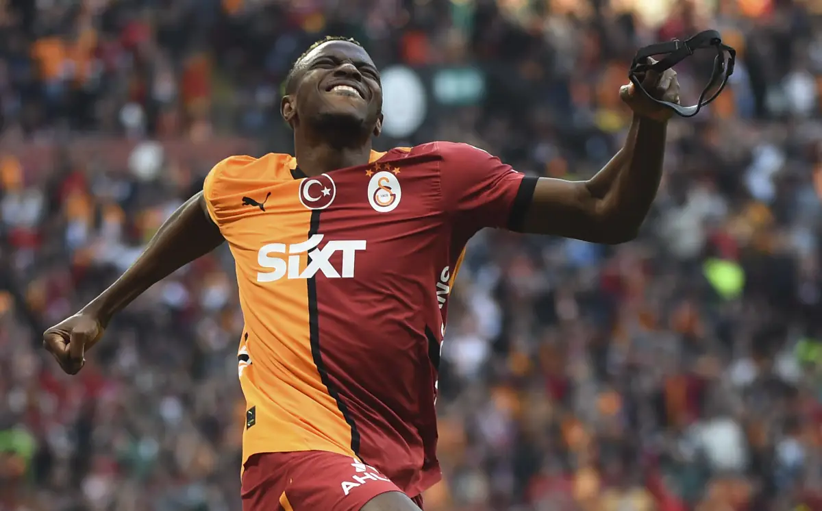 „Manchester United powinien pozyskać Gyokeresa i Osimhena”